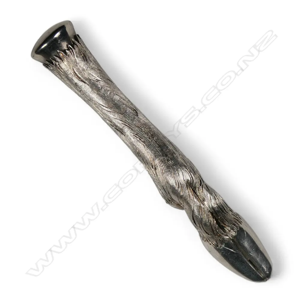 An impressive vintage silver deer's leg brooch, Image 1++