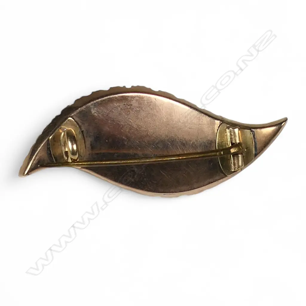 An antique 9ct gold pearl and blue enamel brooch, Image 1++