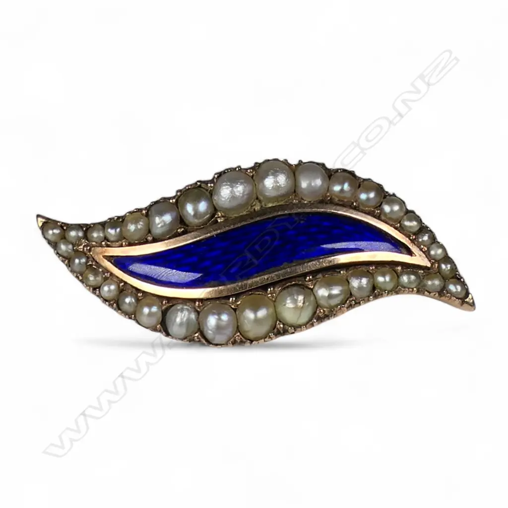 An antique 9ct gold pearl and blue enamel brooch, Image 1++