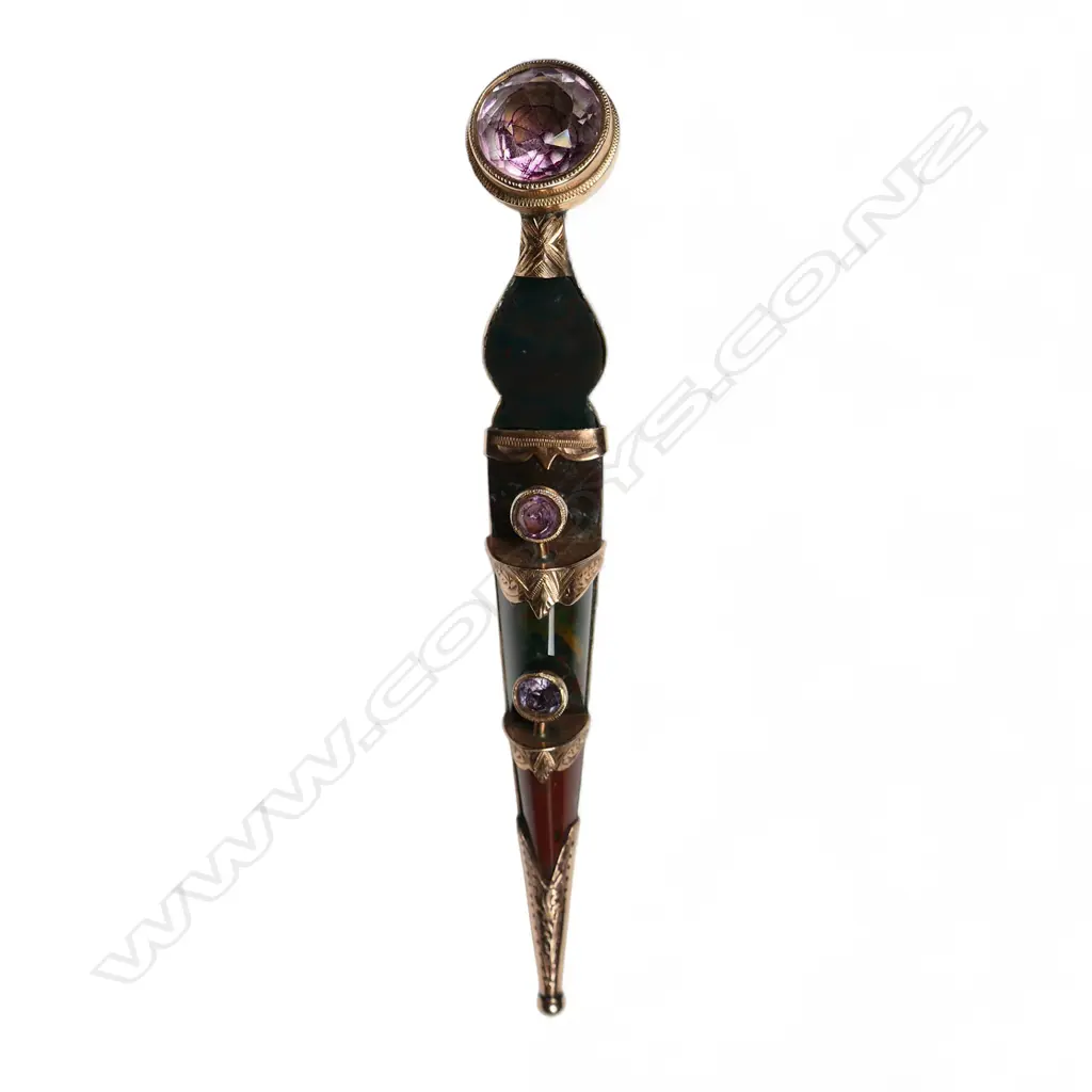 A c.1900 9ct gold and various stone set Scottish dirk brooch, Image 1++