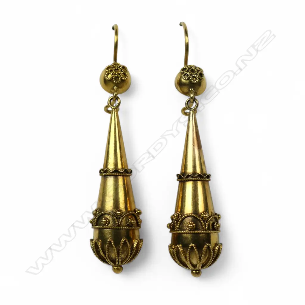 A pair of Victorian Etruscan 9ct gold drop earrings, Image 1++
