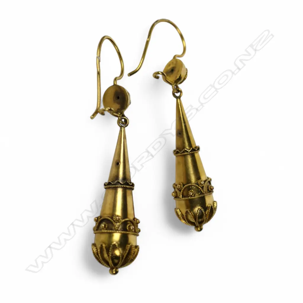 A pair of Victorian Etruscan 9ct gold drop earrings, Image 1++