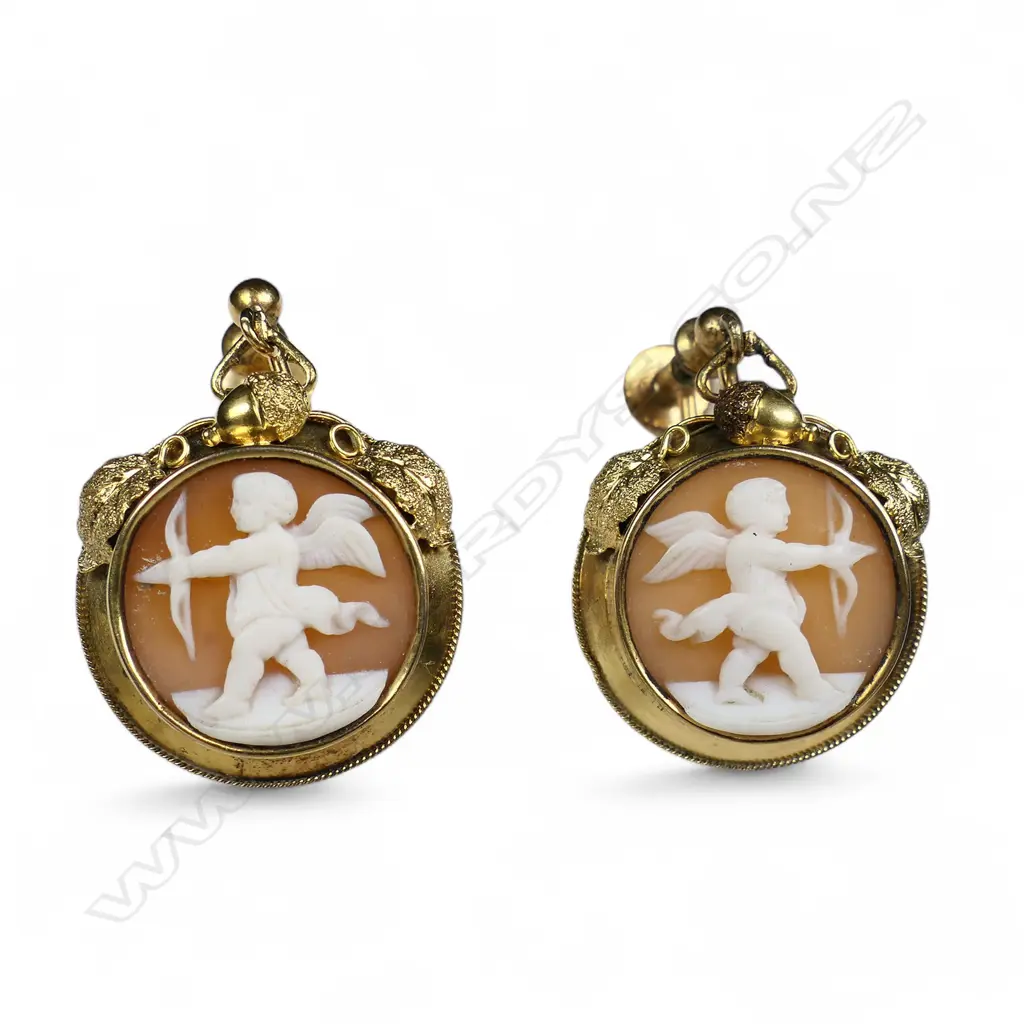 A pair of Victorian 15ct gold and cameo drop earrings, Image 1++