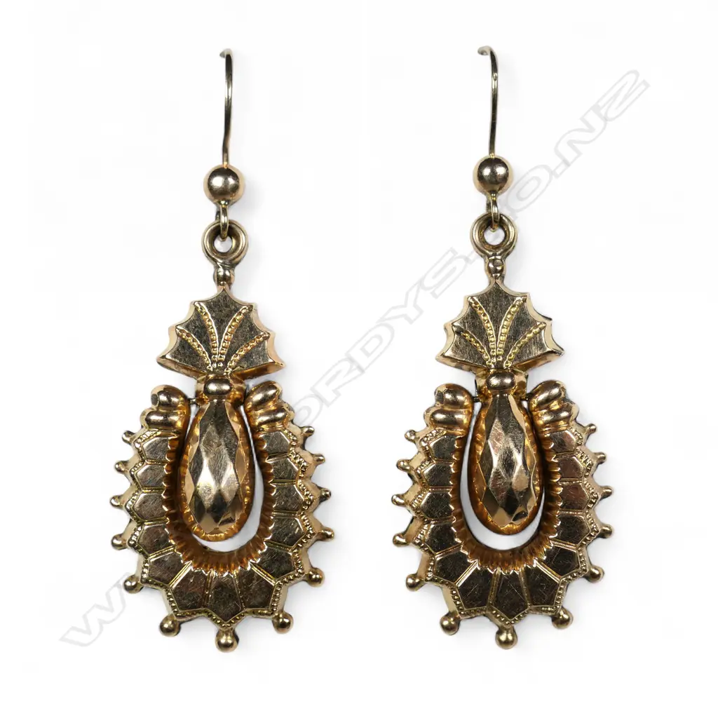A pair of Victorian 9ct gold drop earrings, Image 1++