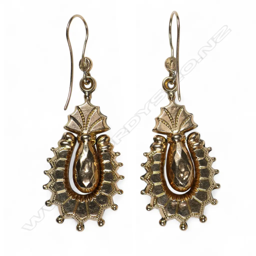 A pair of Victorian 9ct gold drop earrings, Image 1++