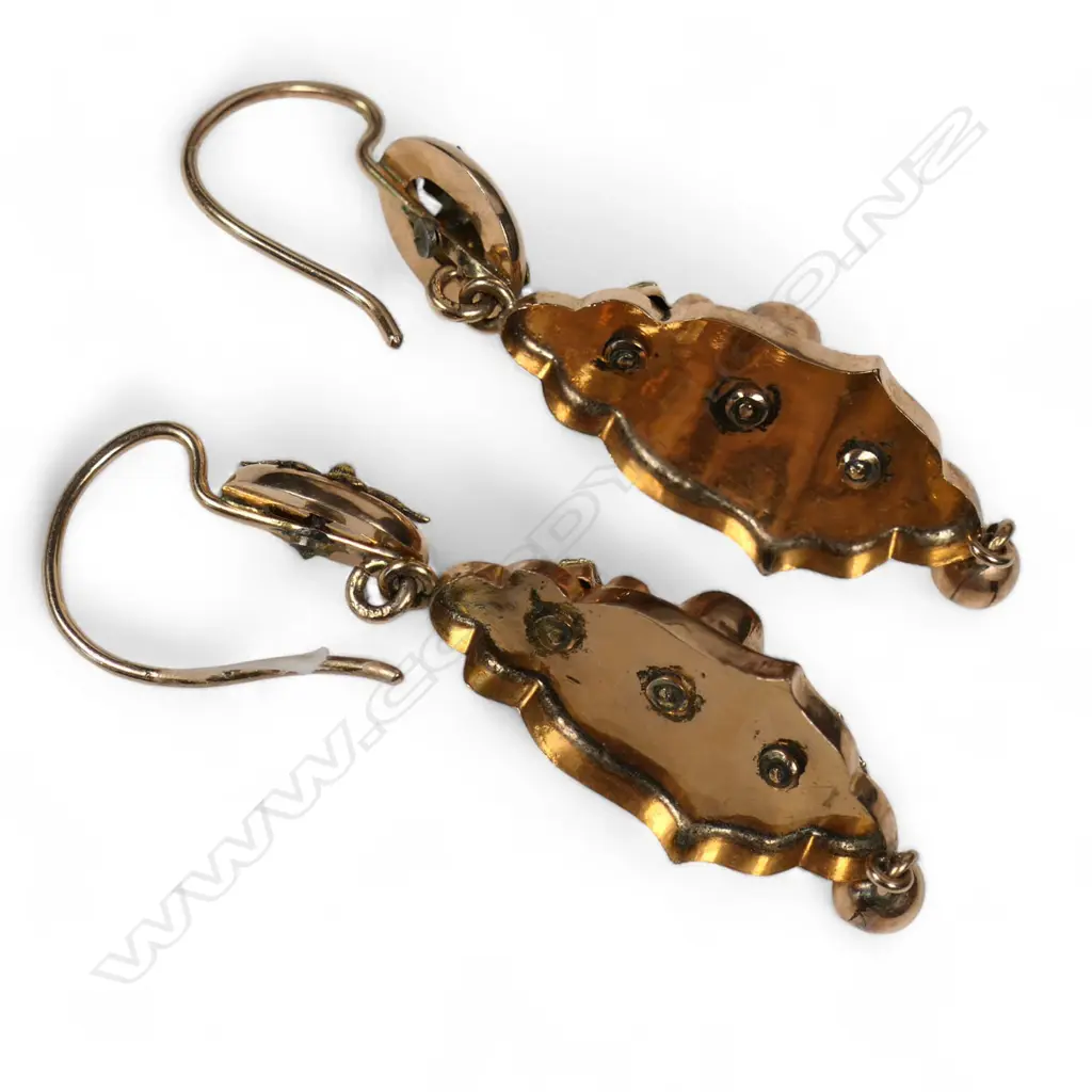 A pair of Victorian 9ct rose and yellow gold drop earrings, Image 1++