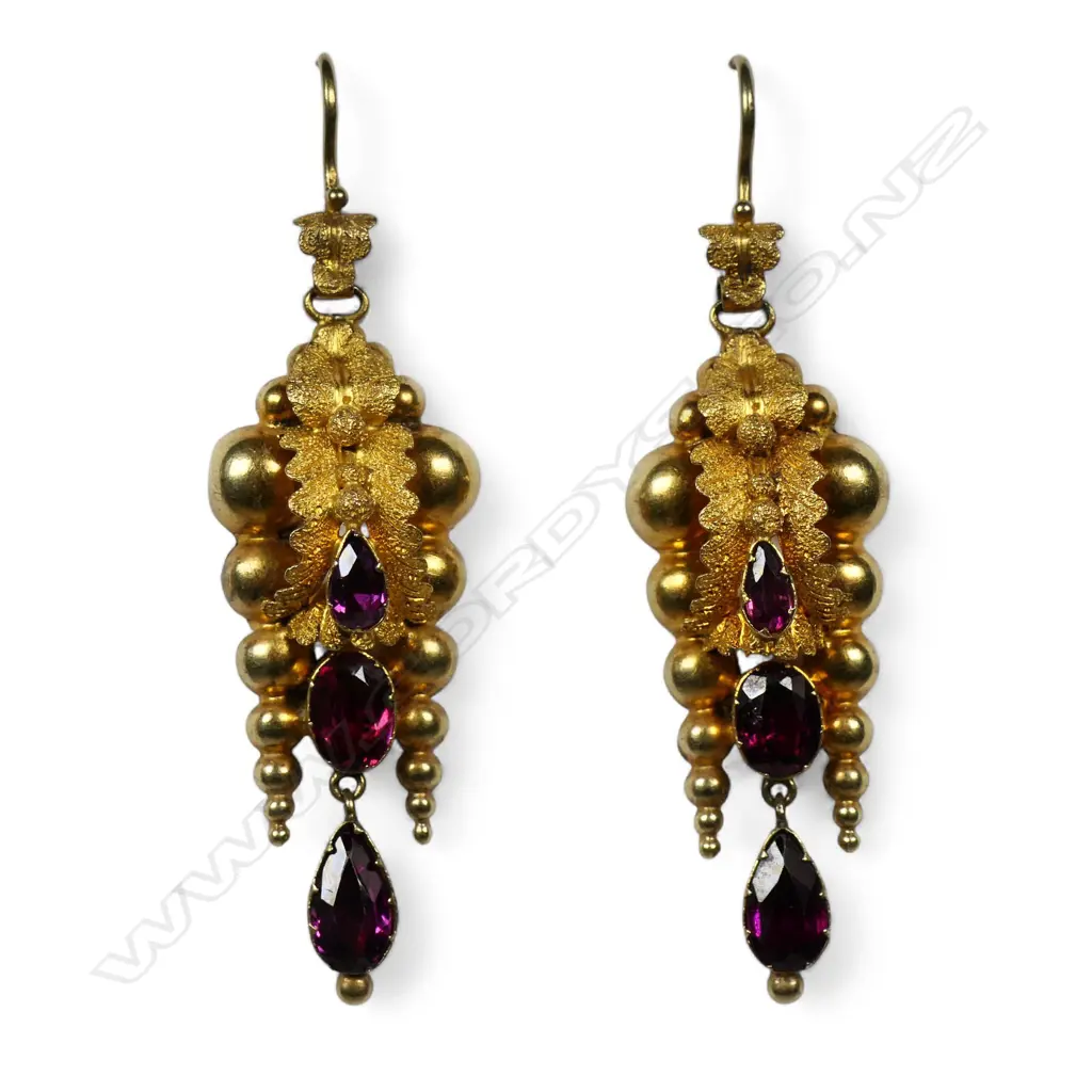 A pair of early colonial 9ct gold garnet drop earrings, Image 1++