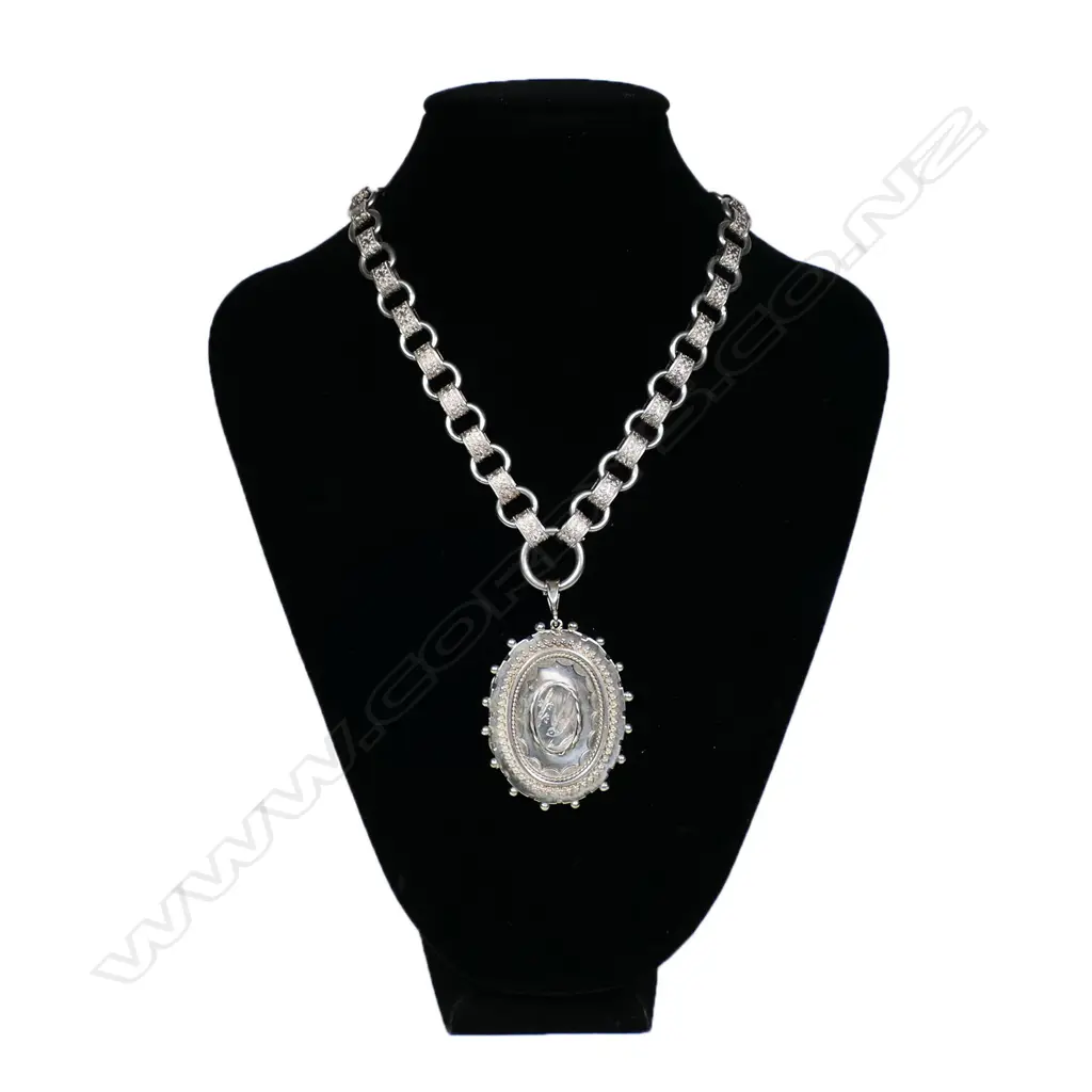 A Victorian silver mayoral chain and locket, Image 1++