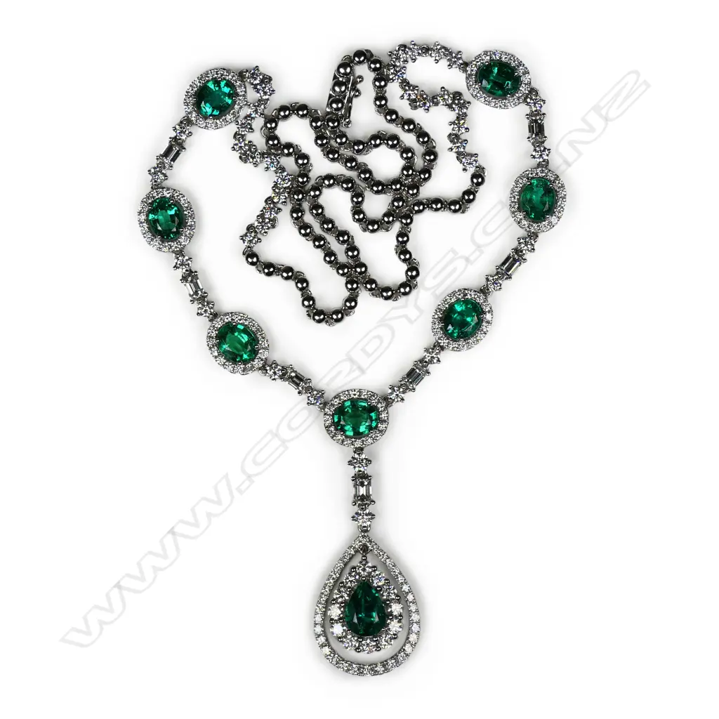 An impressive 14ct white gold emerald and diamond necklace, Image 1++