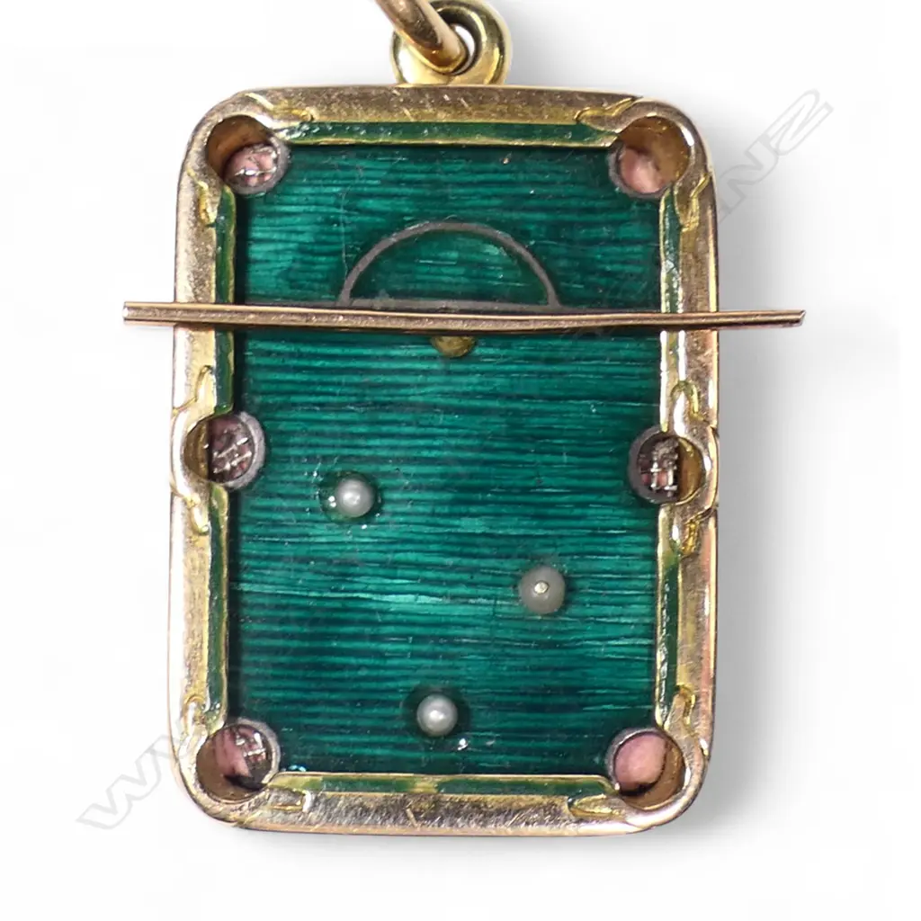 A c.1900 9ct gold Albert chain with pool table locket, Image 1++