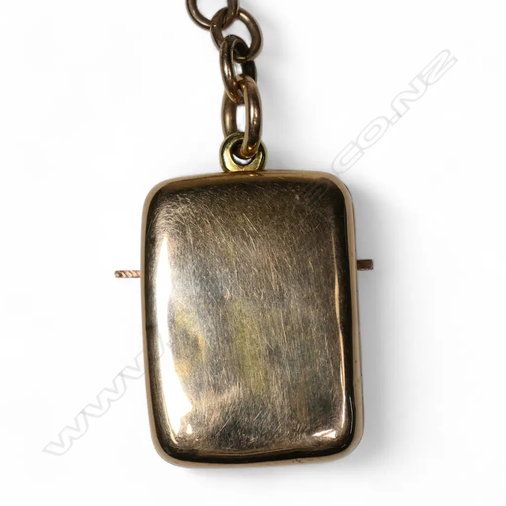 A c.1900 9ct gold Albert chain with pool table locket, Image 1++