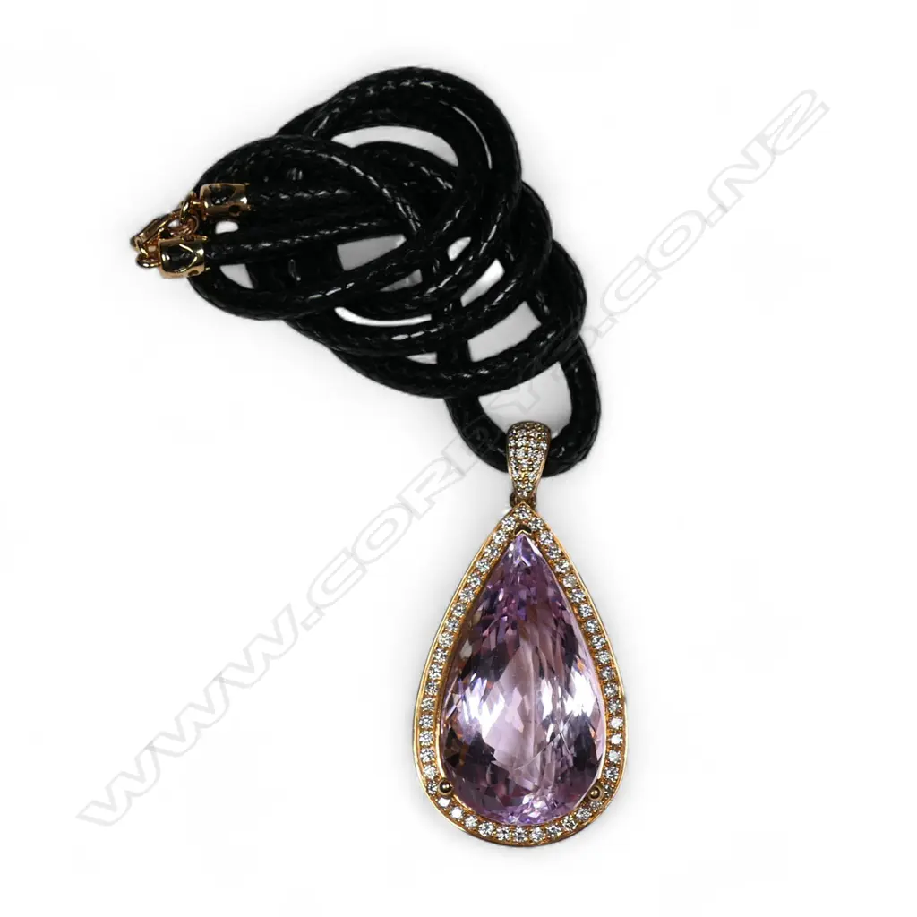 An 18ct rose gold diamond and kunzite pendant, Image 1++