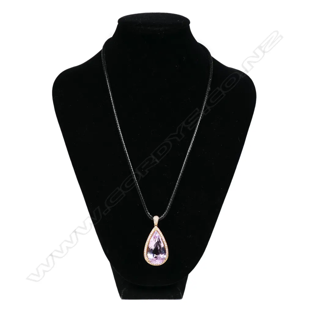 An 18ct rose gold diamond and kunzite pendant, Image 1++