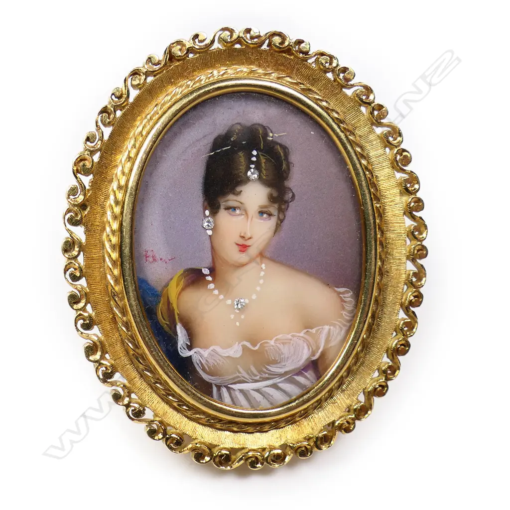 An Italian early/mid 20thC 18ct yellow gold and portrait miniature pendant brooch, Image 1++