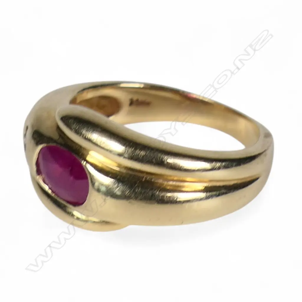 A 14ct gold ruby and diamond ring, Image 1++