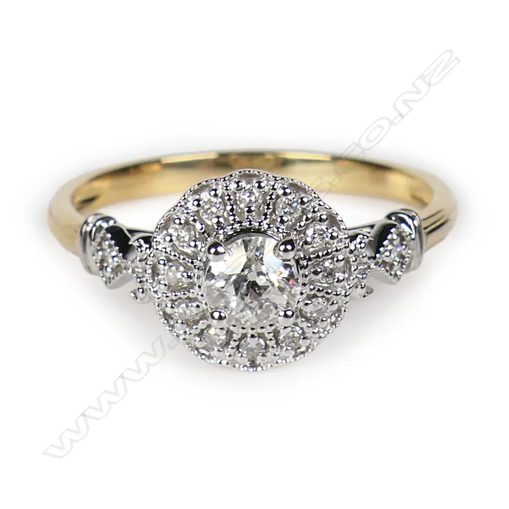 A 14ct yellow and white gold diamond ring, Image 1++