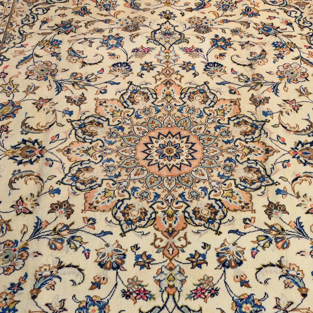 A fine hand knotted Kashan carpet, Image 1++