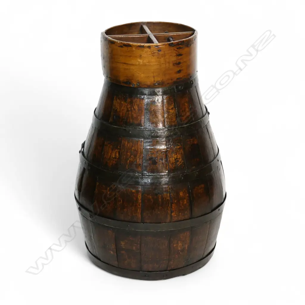 An early / mid 19thC coopered oak cider barrel, Image 1++