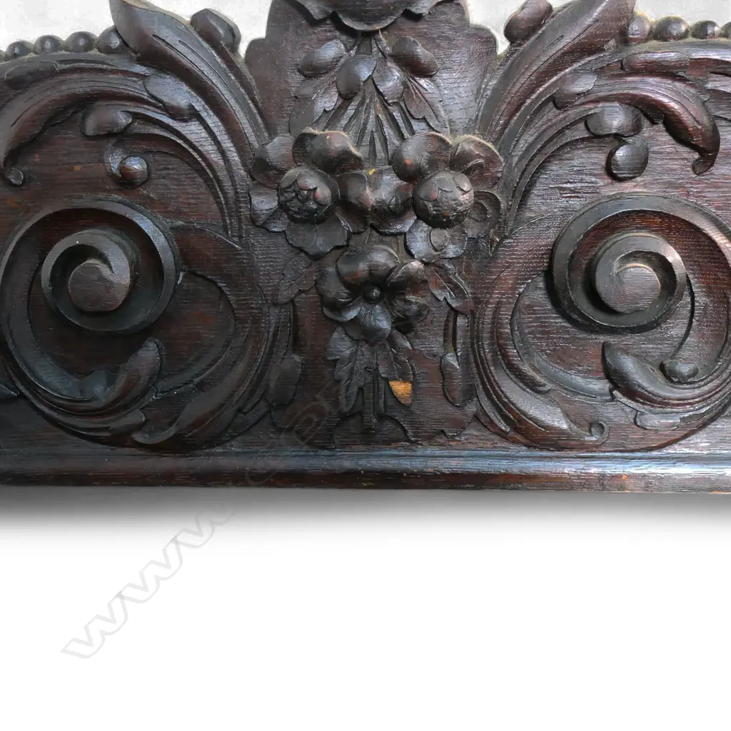 A Victorian oak dumb waiter, Image 1++