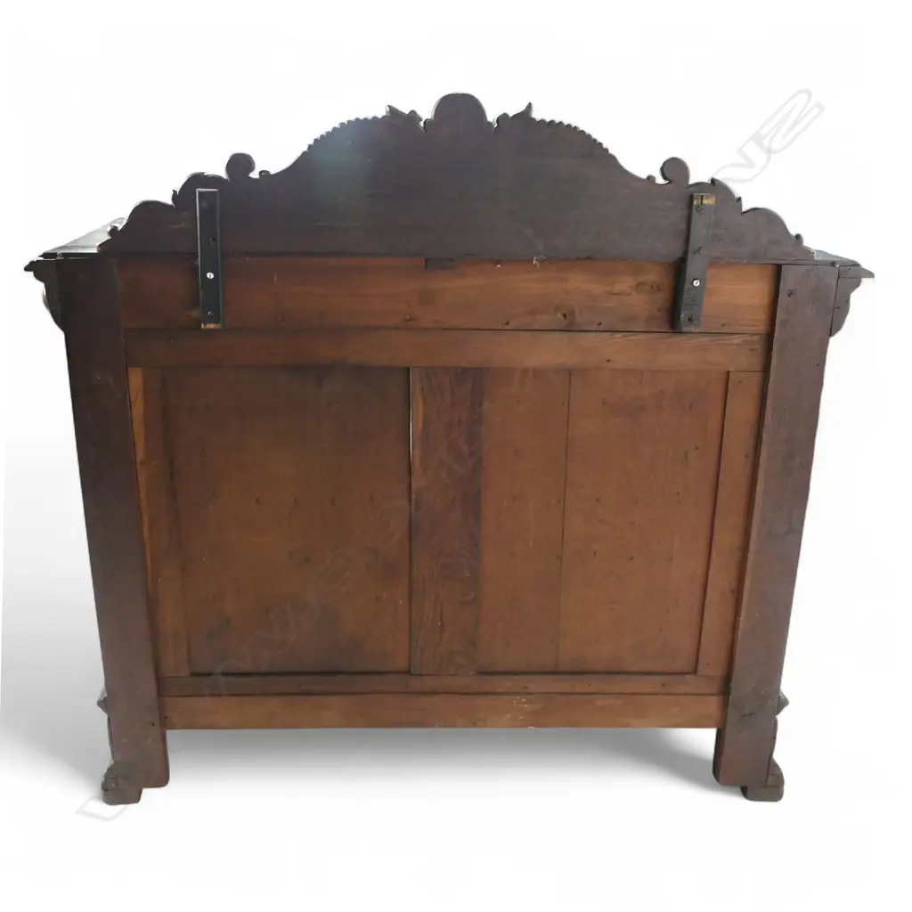 A Victorian oak dumb waiter, Image 1++