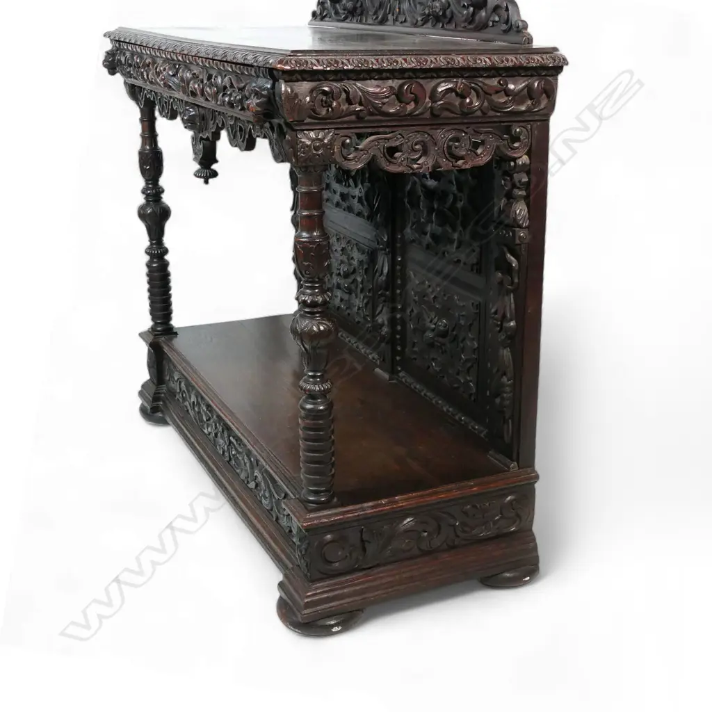 A Victorian oak dumb waiter, Image 1++