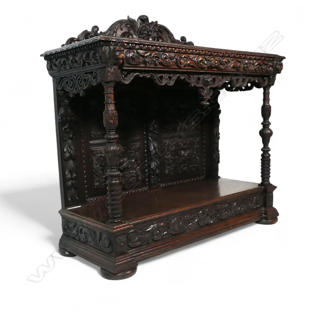 A Victorian oak dumb waiter, Image 1++
