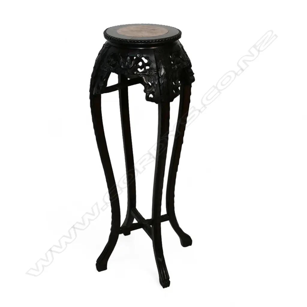 A Chinese rosewood vase stand, Image 1++