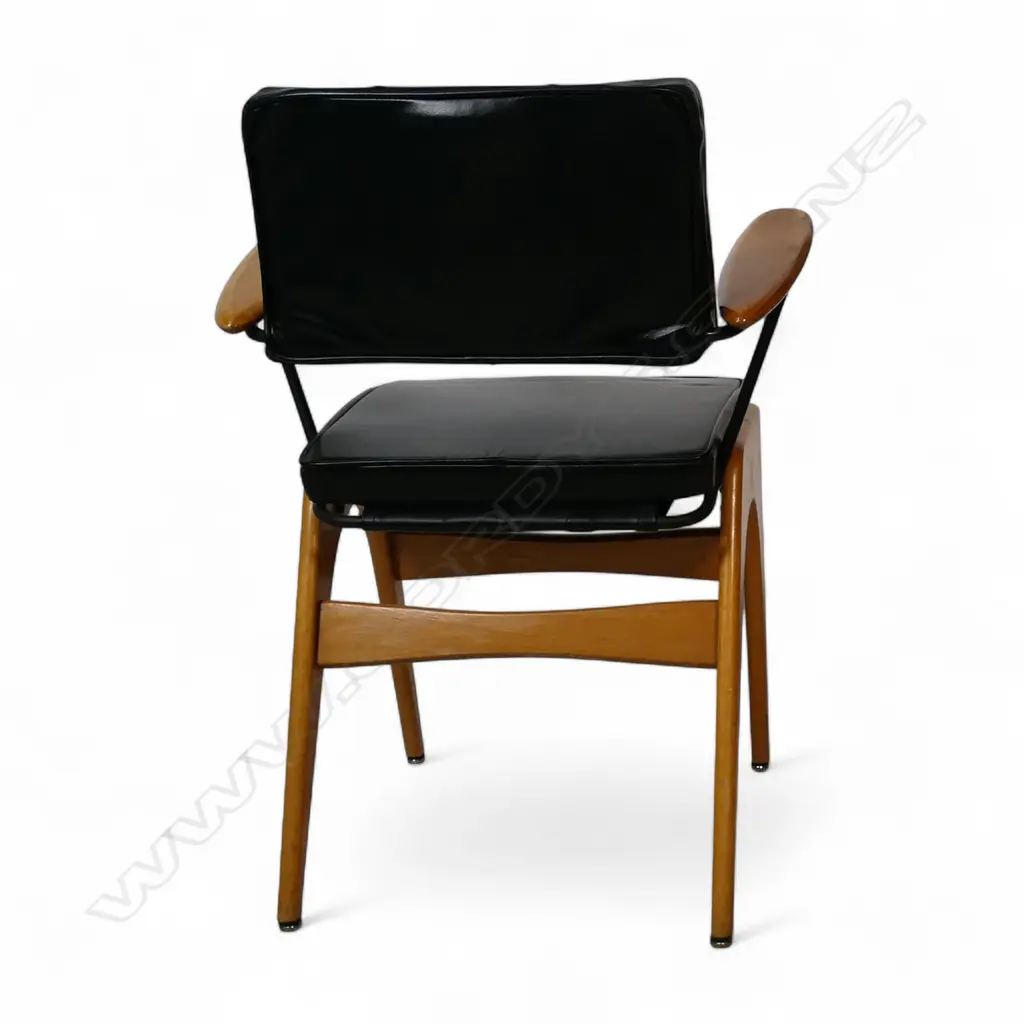 A Fred Lowen 'Fler' Executive chair, Image 1++