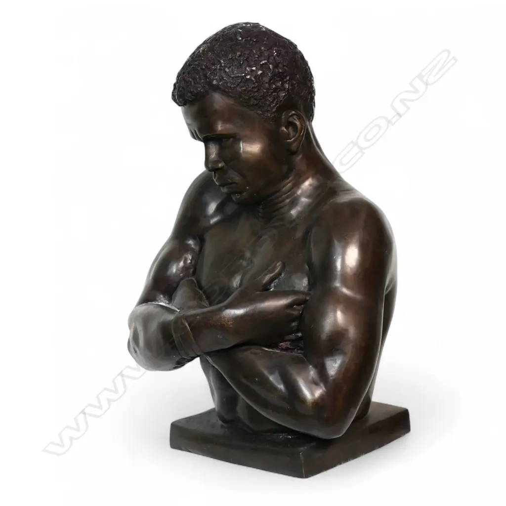 A large bronze sculpture after the original by Anton van Wouw 'Shangaan', Image 1++