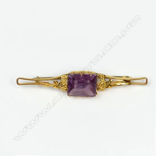 An Edwardian 9ct gold and amethyst brooch