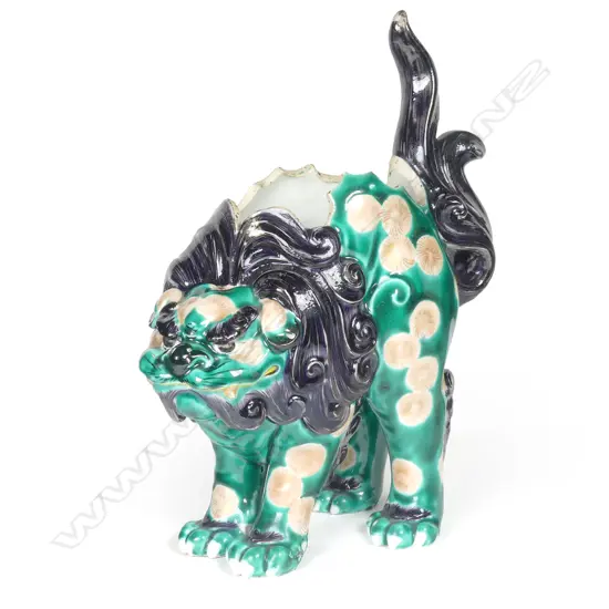 A Meiji Japanese Kutani lion-dog censor