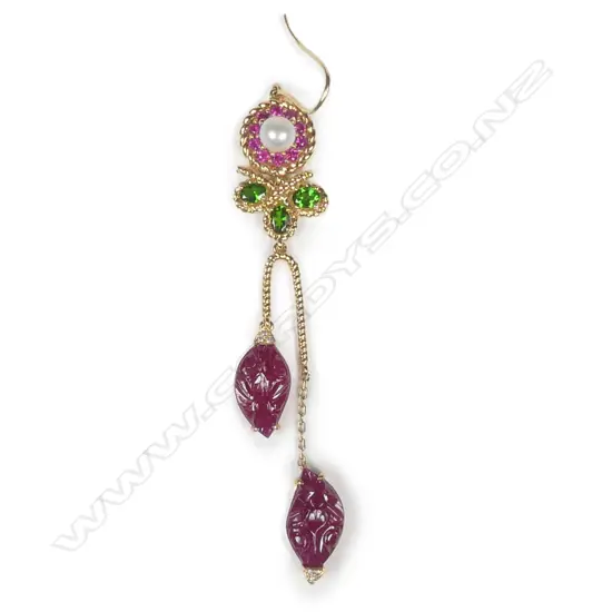 A modern Chinese 18ct. yellow gold ruby