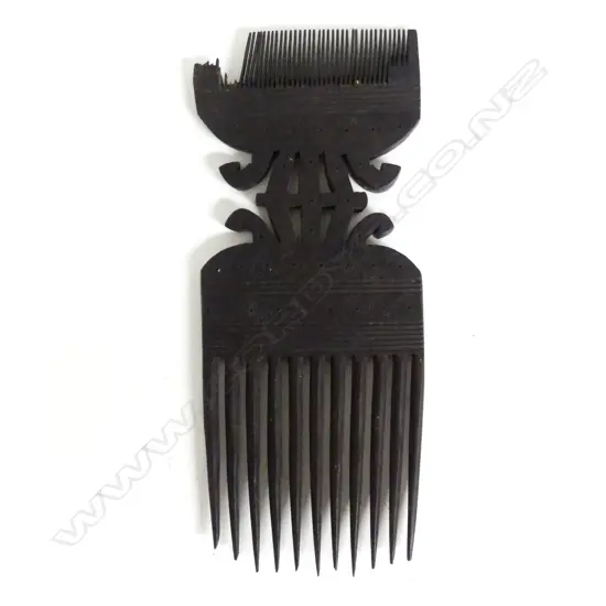 A Trobriand Island blackwood comb
