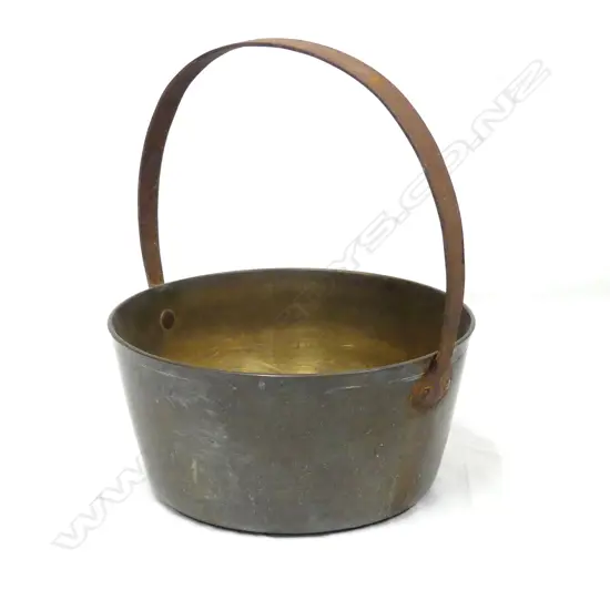 A Victorian cast brass jam pan