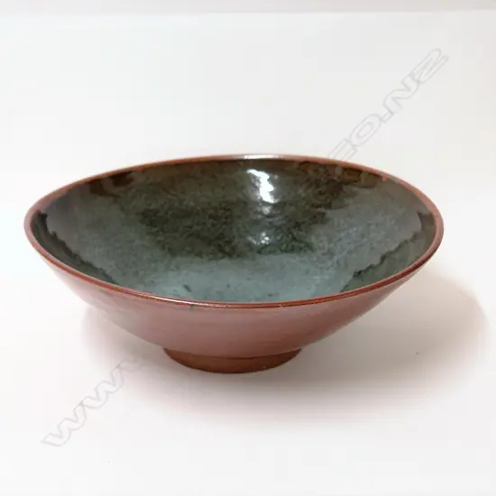 Peter Stichbury large flared pottery bowl