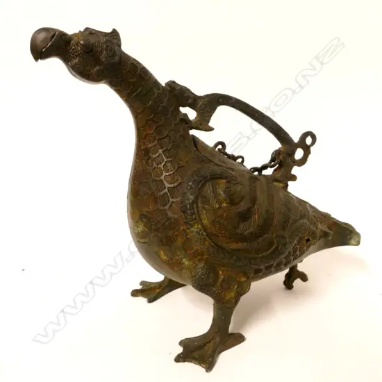 A Han dynasty-style bronze ewer modelled as a bird