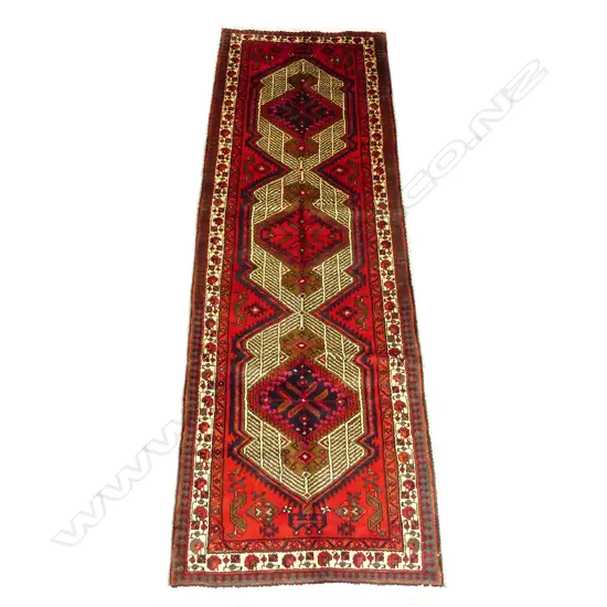 An Iranian Qaracheh runner