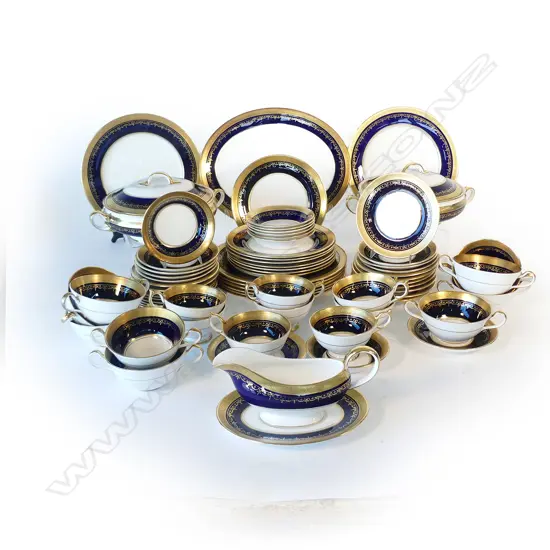 An Aynsley eight place dinner set