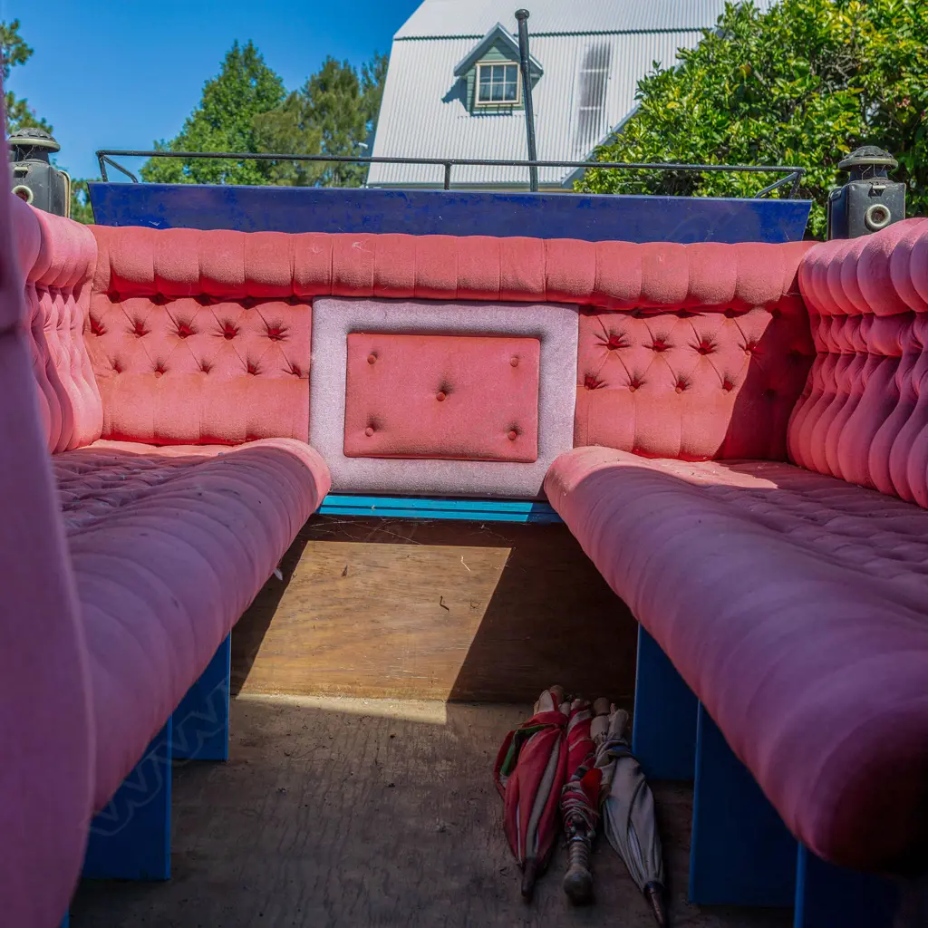 Waggonette - four wheel open carriage, Image 1++