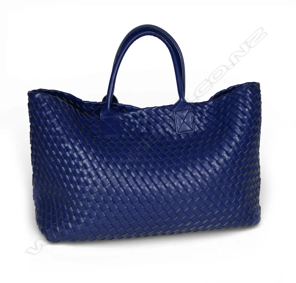 A Bottega Veneta large 'Cabot' tote bag, Image 1++