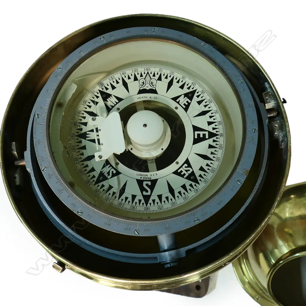 An old Heath & Co. London ship's binnacle compass, Image 1++