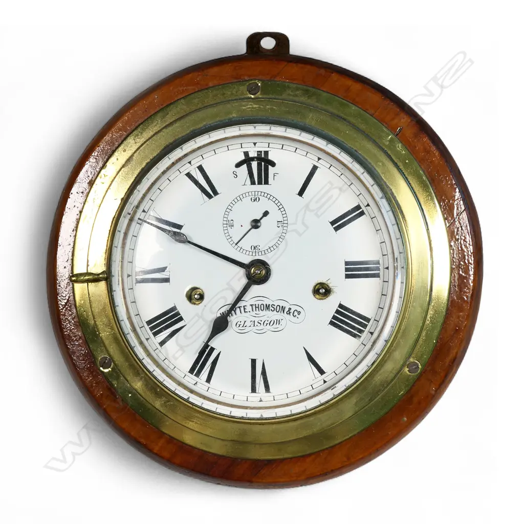A late Victorian brass cased ship's clock, Image 1++
