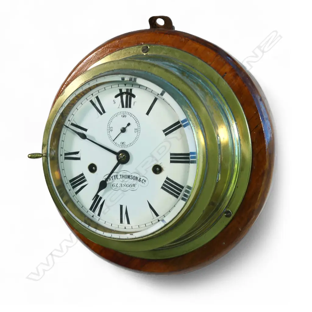 A late Victorian brass cased ship's clock, Image 1++