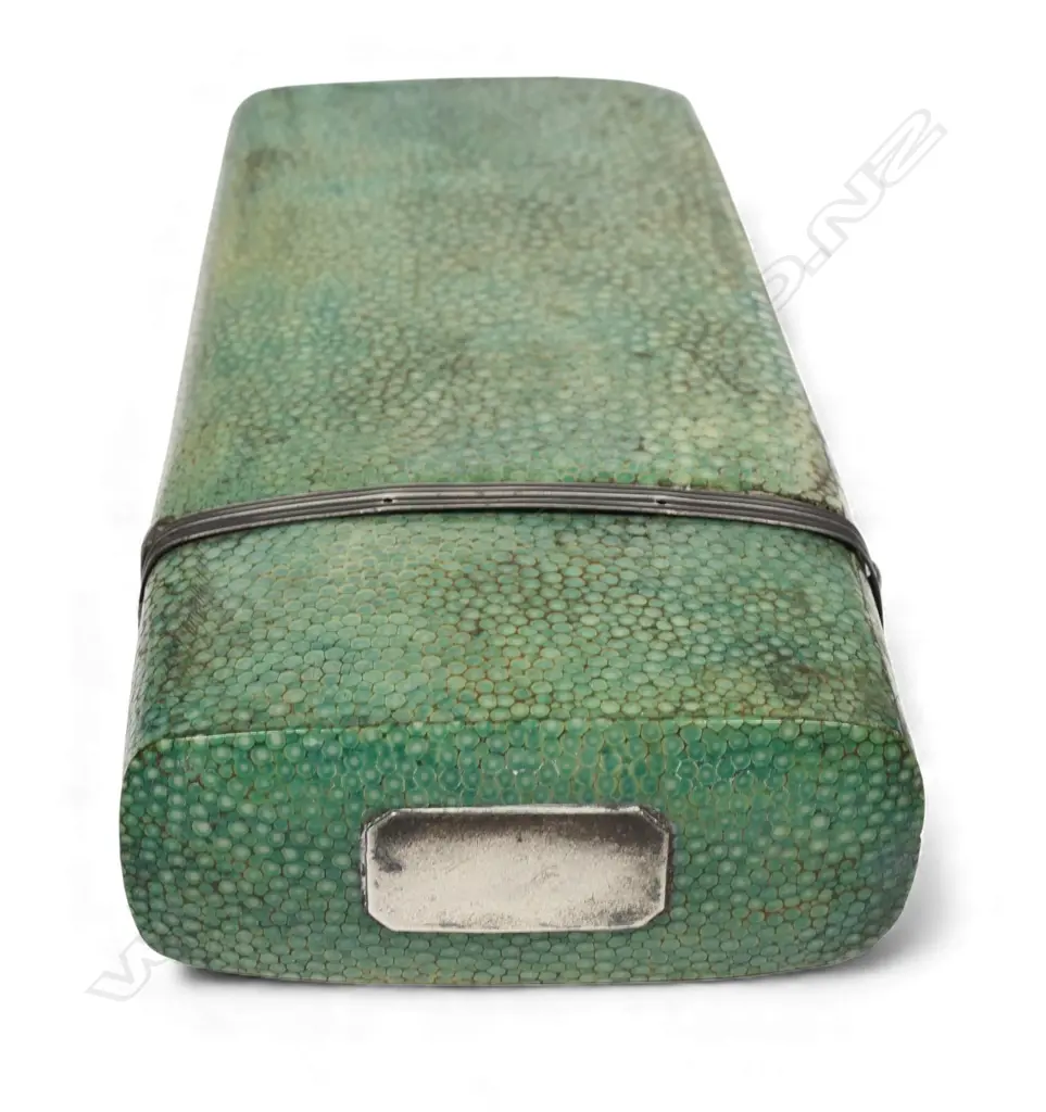 An Early 19thC shagreen cased drawing instrument set, Image 1++