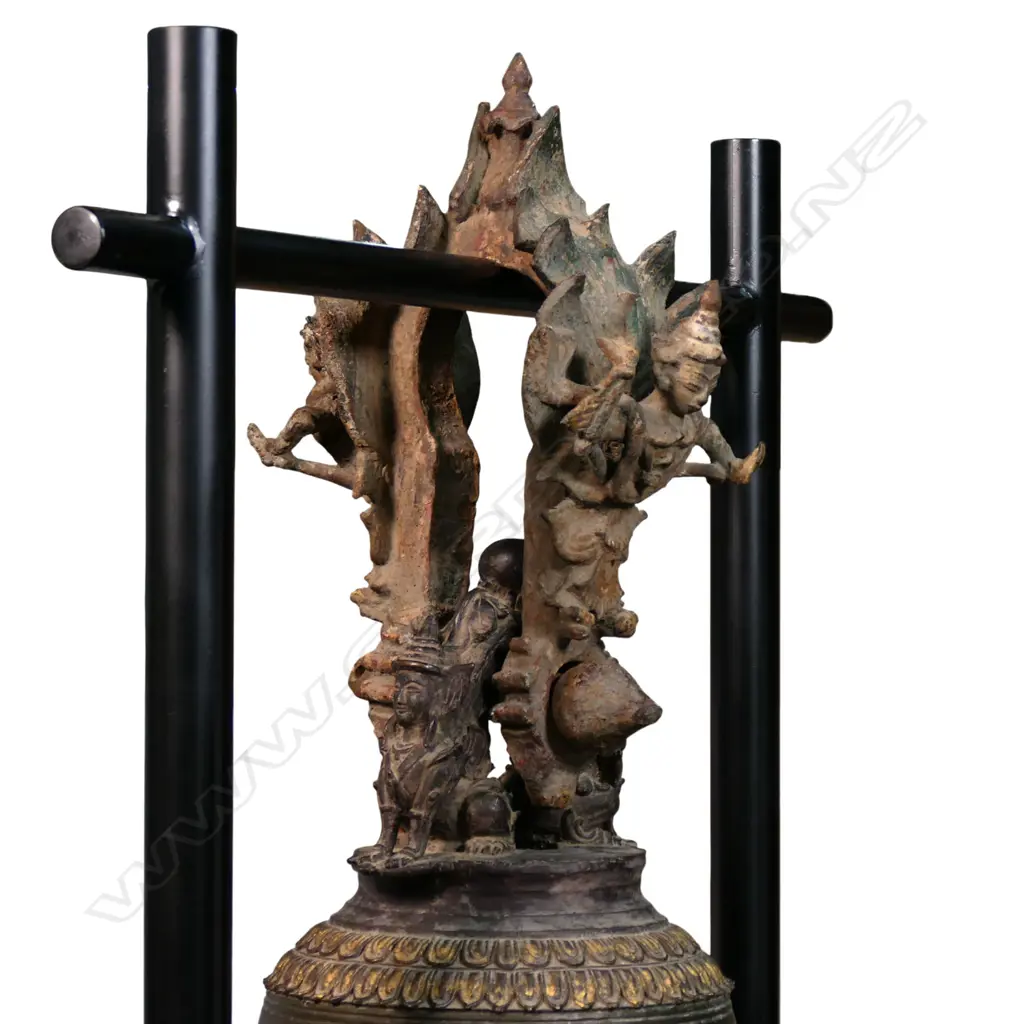 A large and impressive Burmese bronze temple bell, Image 1++