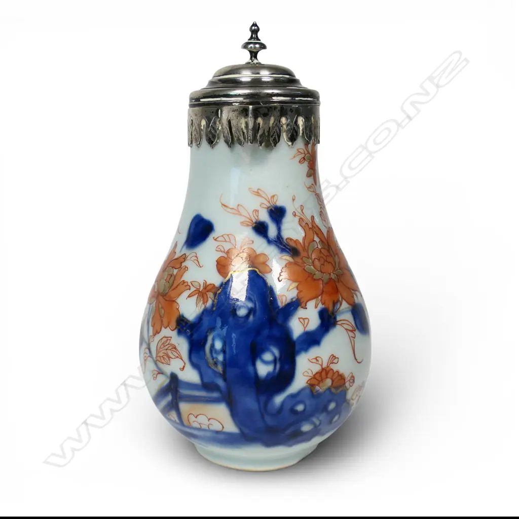An 18thC Chinese Imari sparrow beak jug, Image 1++
