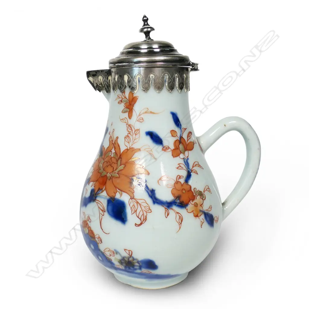 An 18thC Chinese Imari sparrow beak jug, Image 1++
