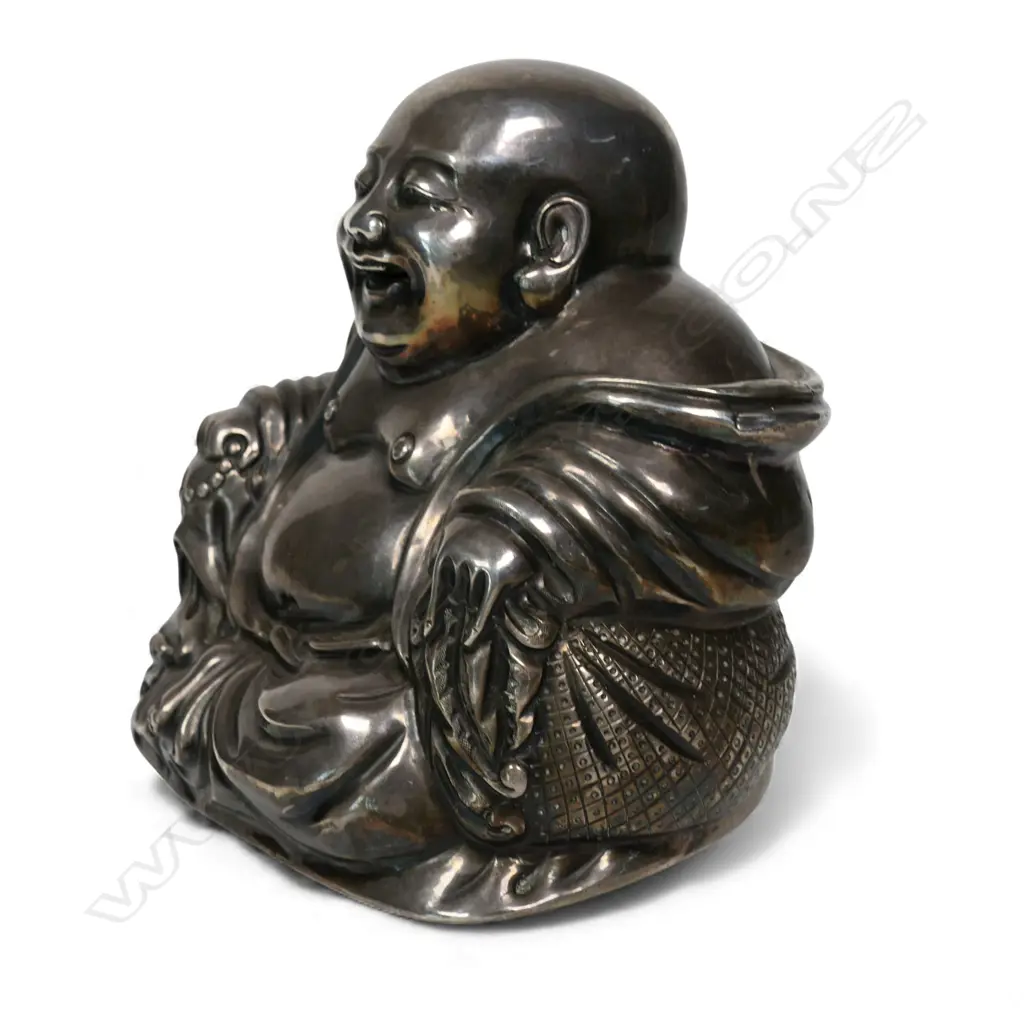 A vintage Oriental silver seated buddha, Image 1++