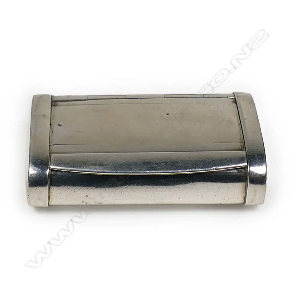 A George III silver snuff box, Image 1++
