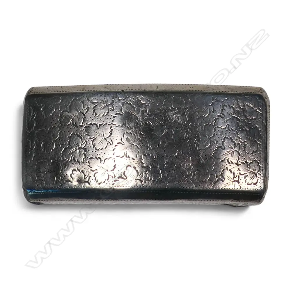 A late George III silver snuff box, Image 1++